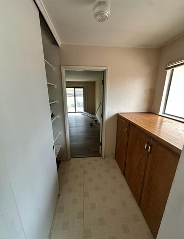 42912 Country Club Drive E, Oakhurst, CA 93644