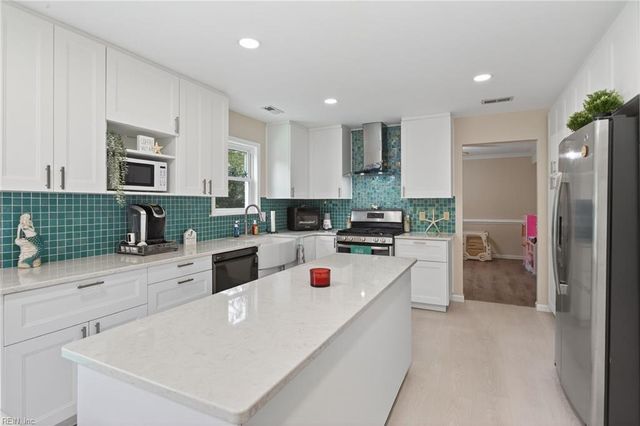 812 Galvani CT, Virginia Beach, VA 23454