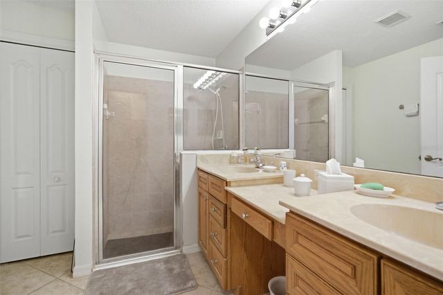 2132 GRANTHAM GREENS DRIVE, Sun City Center, FL 33573