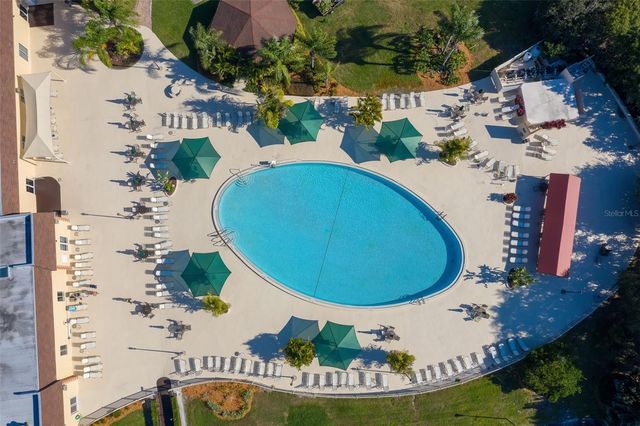 2132 GRANTHAM GREENS DRIVE, Sun City Center, FL 33573