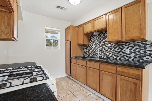 827 Parkhill Street, Channelview, TX 77530