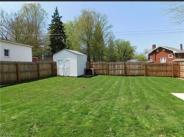 448 Cherry Street W, Canal Fulton, OH 44614