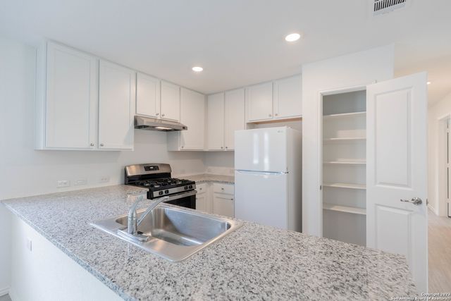 4439 zoe, San Antonio, TX 78222