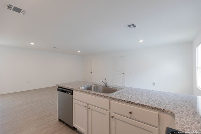 4439 zoe, San Antonio, TX 78222