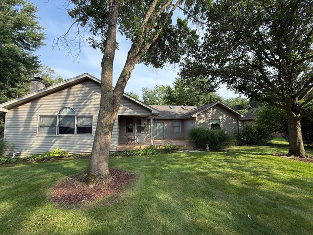 3940 Gloucester Drive, Crete, IL 60417