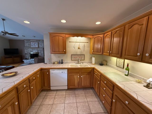 3940 Gloucester Drive, Crete, IL 60417
