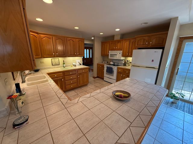 3940 Gloucester Drive, Crete, IL 60417