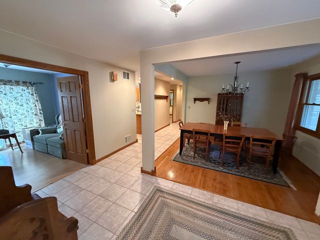 3940 Gloucester Drive, Crete, IL 60417