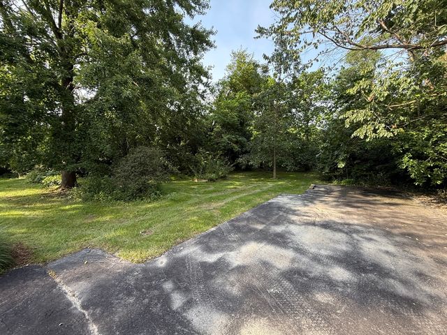 3940 Gloucester Drive, Crete, IL 60417