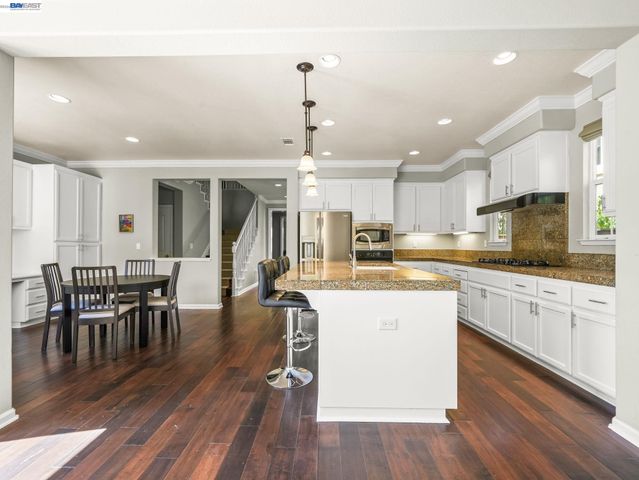 3132 Ashbrook Ln, San Ramon, CA 94582