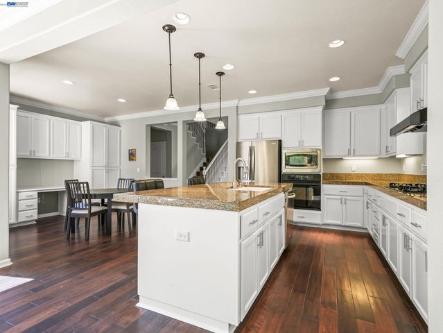 3132 Ashbrook Ln, San Ramon, CA 94582