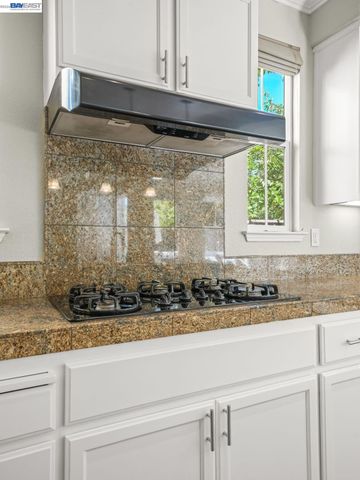 3132 Ashbrook Ln, San Ramon, CA 94582