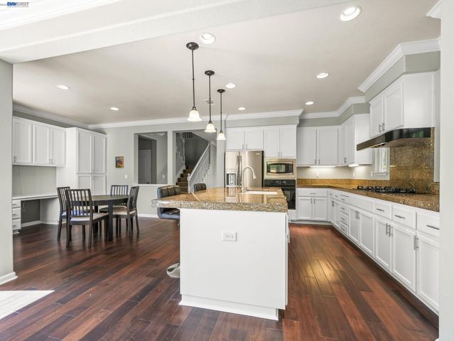 3132 Ashbrook Ln, San Ramon, CA 94582