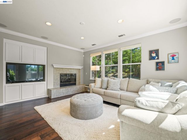 3132 Ashbrook Ln, San Ramon, CA 94582