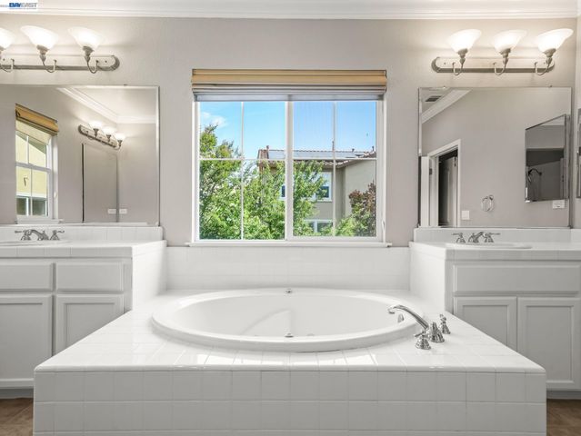 3132 Ashbrook Ln, San Ramon, CA 94582
