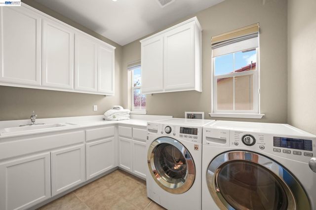 3132 Ashbrook Ln, San Ramon, CA 94582