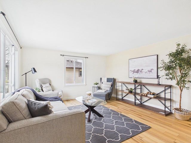 837 HARDING STREET, Menasha, WI 54952