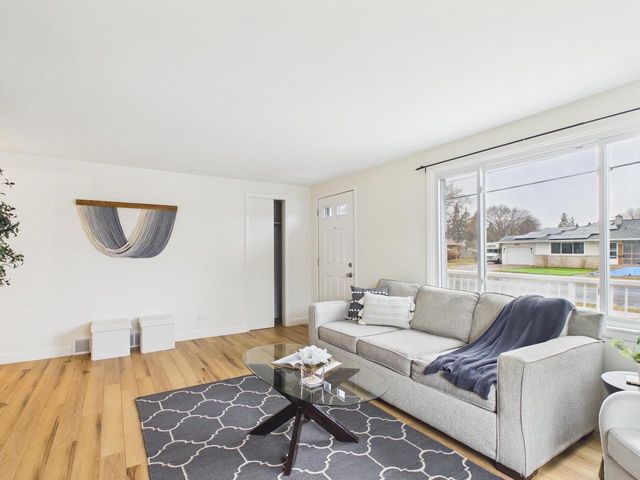 837 HARDING STREET, Menasha, WI 54952