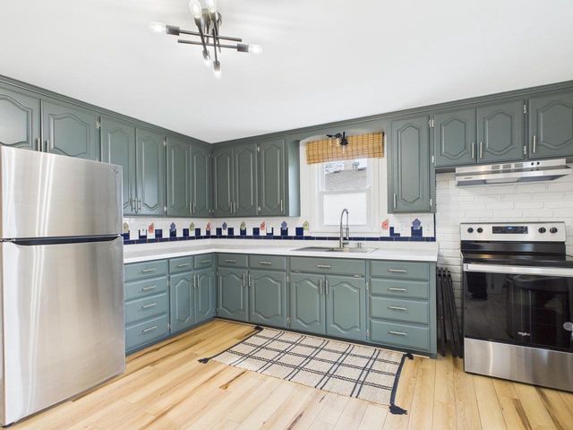 837 HARDING STREET, Menasha, WI 54952