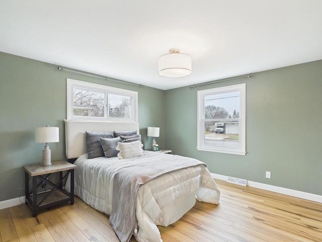 837 HARDING STREET, Menasha, WI 54952