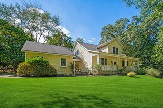 1860 High Meadow N, Niles, MI 49120