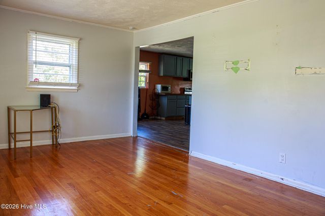 1107 Oak Avenue, Hamlet, NC 28345