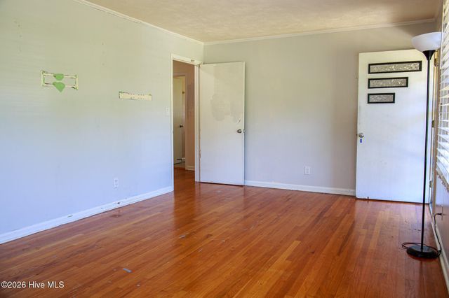 1107 Oak Avenue, Hamlet, NC 28345