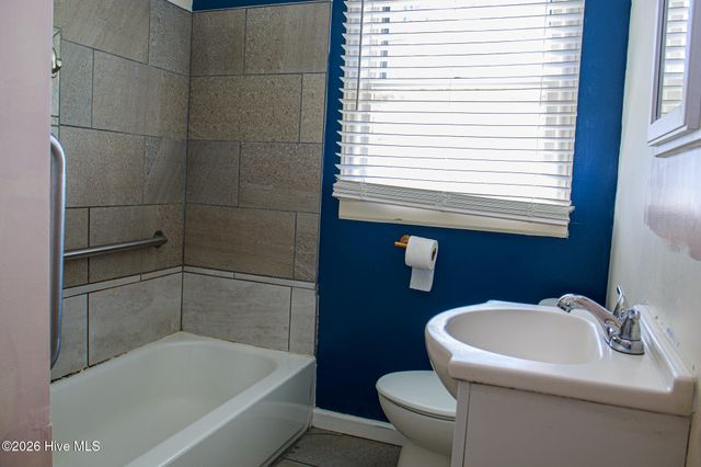 1107 Oak Avenue, Hamlet, NC 28345