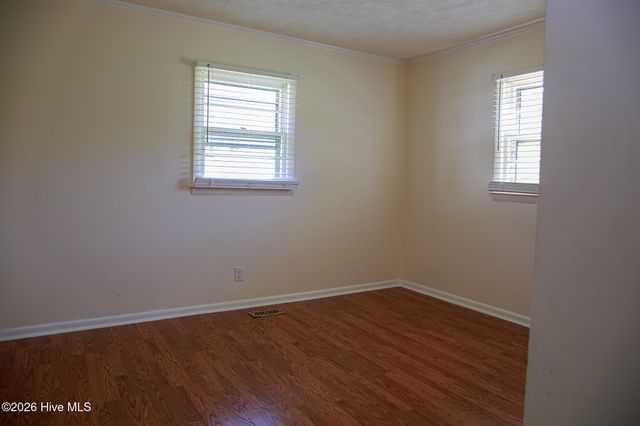 1107 Oak Avenue, Hamlet, NC 28345