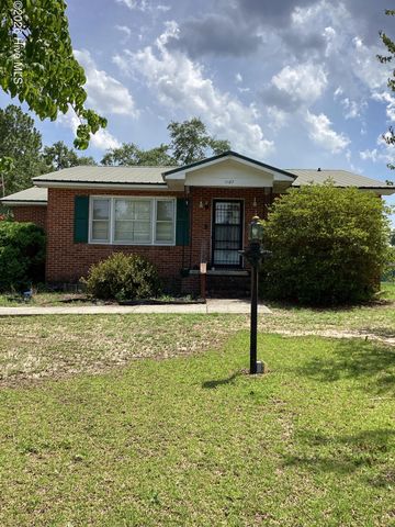 1107 Oak Avenue, Hamlet, NC 28345