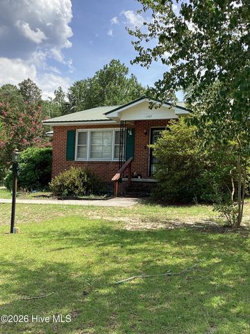 1107 Oak Avenue, Hamlet, NC 28345