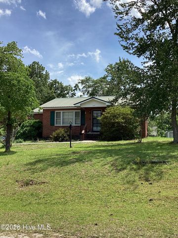 1107 Oak Avenue, Hamlet, NC 28345