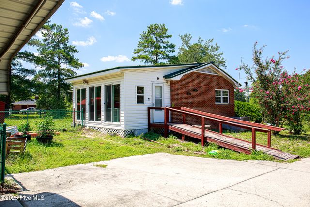 1107 Oak Avenue, Hamlet, NC 28345