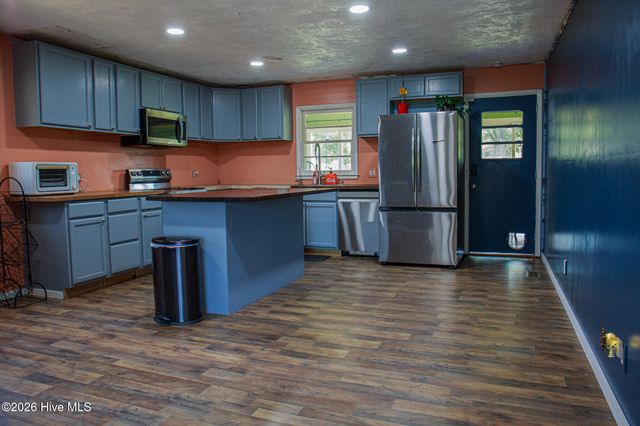 1107 Oak Avenue, Hamlet, NC 28345