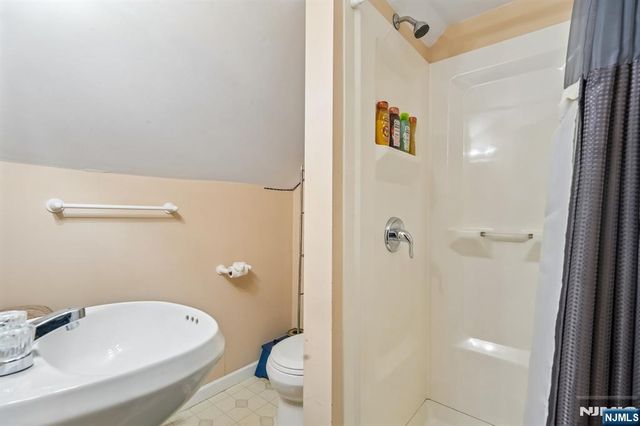 274 E Passaic Avenue, Nutley, NJ 07110
