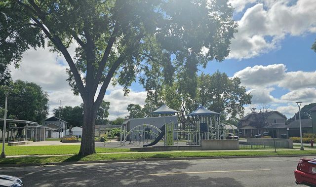 1322 5th AVENUE S, La Crosse, WI 54601