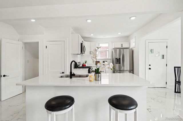 2691 COLLINGWOOD, Detroit, MI 48206