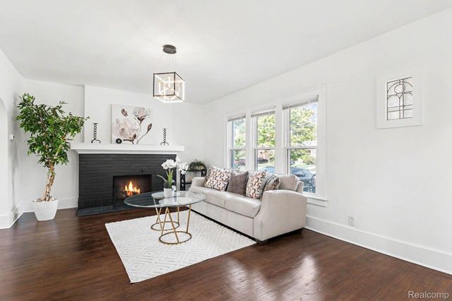 2691 COLLINGWOOD, Detroit, MI 48206