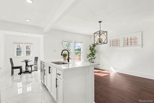 2691 COLLINGWOOD, Detroit, MI 48206