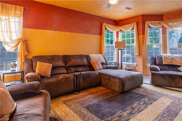 3029 Crossings DR, Chesapeake, VA 23321