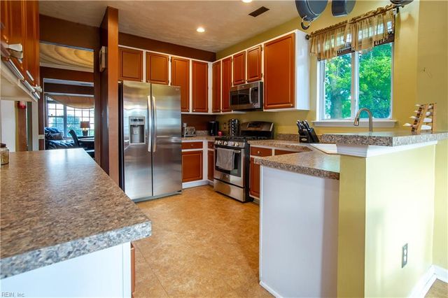 3029 Crossings DR, Chesapeake, VA 23321