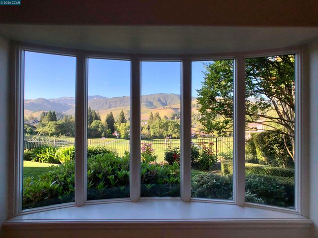 630 Blue Spruce Dr, Danville, CA 94506