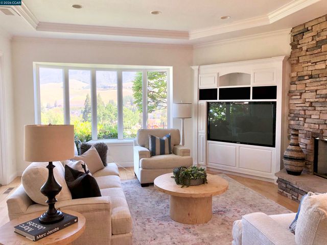 630 Blue Spruce Dr, Danville, CA 94506