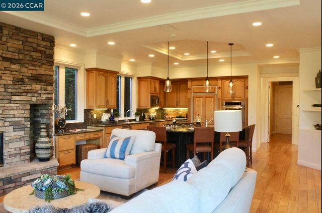 630 Blue Spruce Dr, Danville, CA 94506