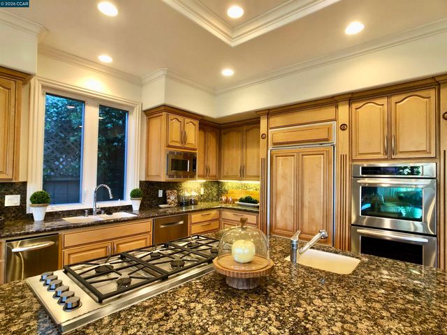 630 Blue Spruce Dr, Danville, CA 94506