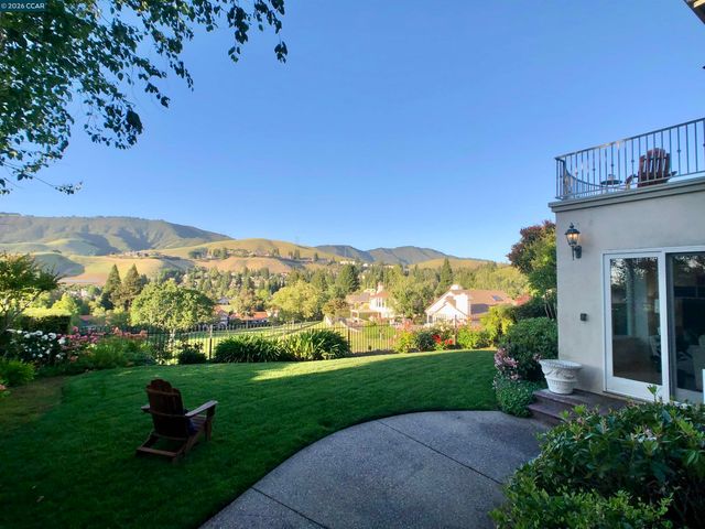 630 Blue Spruce Dr, Danville, CA 94506