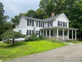 623 Elm Street, Monroe, CT 06468