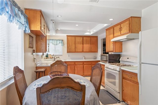 7195 Seine, Highland, CA 92346