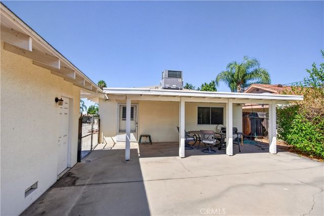 7195 Seine, Highland, CA 92346