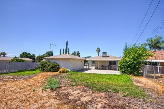 7195 Seine, Highland, CA 92346